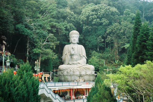 Chin Swee Caves Temple giant Buddha statue highland view